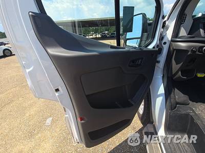 2025 Ford Transit 250 Cargo Van Low Roof 130.0" WB - zdjęcie 9 z 25 - miniatura
