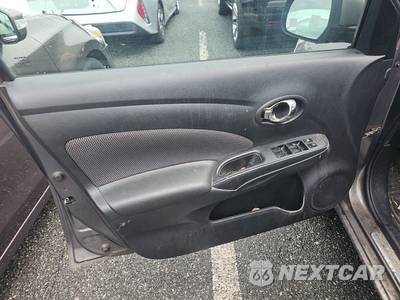 2014 Nissan Versa SV - zdjęcie 9 z 33 - miniatura