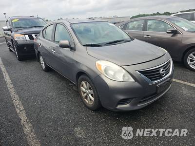 2014 Nissan Versa SV - zdjęcie 3 z 33 - miniatura