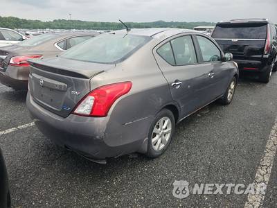 2014 Nissan Versa SV - zdjęcie 4 z 33 - miniatura