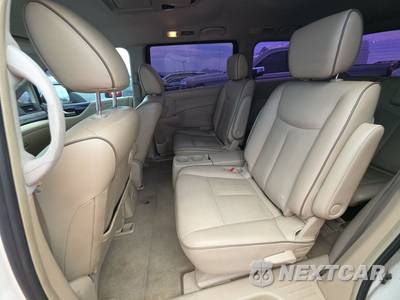 2016 Nissan Quest SL 118.1" WB - zdjęcie 13 z 37 - miniatura