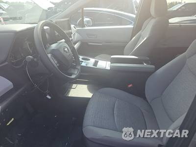 2026 Toyota Sienna LE 8-Passenger 120.5" WB - zdjęcie 7 z 19 - miniatura