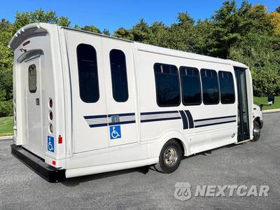 2017 Ford Super Duty E-450 Cutaway DRW - zdjęcie 7 z 51 - miniatura