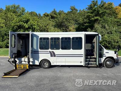 2017 Ford Super Duty E-450 Cutaway DRW - zdjęcie 6 z 51 - miniatura