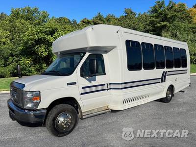 2017 Ford Super Duty E-450 Cutaway DRW - zdjęcie 14 z 51 - miniatura