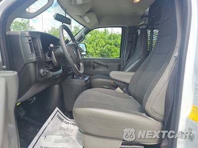 2025 GMC Savana 2500 Cargo Van 1WT 135.0" WB - zdjęcie 7 z 19 - miniatura