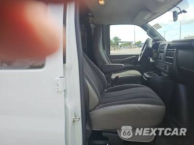 2025 GMC Savana 2500 Cargo Van 1WT 135.0" WB - zdjęcie 8 z 19 - miniatura