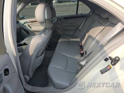 2004 Mercedes-Benz C 240 4MATIC Sedan - zdjęcie 13 z 31 - miniatura