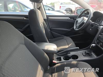 2015 Volkswagen Passat 1.8T S - zdjęcie 8 z 23 - miniatura