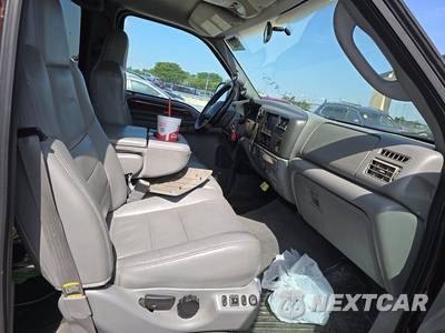 2004 Ford Super Duty F-250 Lariat Crew Cab Medium Bed - zdjęcie 8 z 49 - miniatura