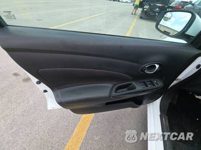 2018 Nissan Versa Sedan SV - zdjęcie 9 z 35 - miniatura