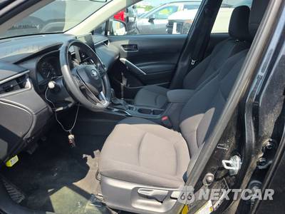 2025 Toyota Corolla Cross LE - zdjęcie 7 z 24 - miniatura