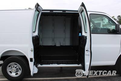 2025 Chevrolet Express 2500 Cargo Van 1WT 135.0" WB - zdjęcie 9 z 50 - miniatura