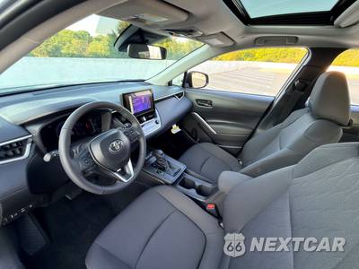 2026 Toyota Corolla Cross LE - zdjęcie 12 z 33 - miniatura