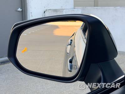 2026 Toyota Corolla Cross LE - zdjęcie 11 z 33 - miniatura