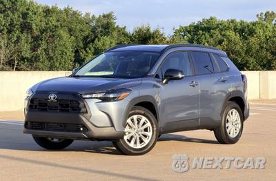 2026 Toyota Corolla Cross LE - zdjęcie 3 z 33 - miniatura