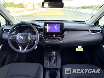 2026 Toyota Corolla Cross LE - zdjęcie 18 z 33 - miniatura