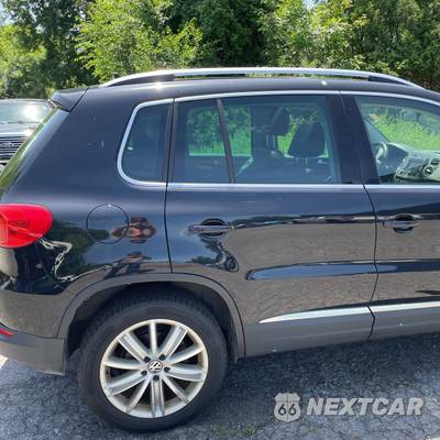 2013 Volkswagen Tiguan SE w/Sunroof & Navigation - zdjęcie 9 z 59 - miniatura