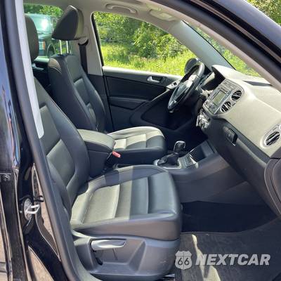 2013 Volkswagen Tiguan SE w/Sunroof & Navigation - zdjęcie 32 z 59 - miniatura