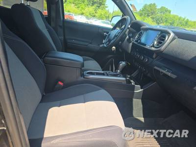 2020 Toyota Tacoma TRD Off-Road Crew Cab Medium Bed - zdjęcie 8 z 37 - miniatura