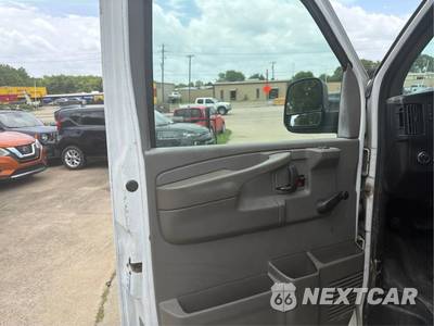 2013 Chevrolet Express 2500 Cargo Van 1WT 135.0" WB - zdjęcie 32 z 39 - miniatura