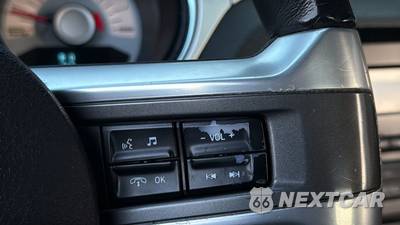 2010 Ford Mustang GT Premium Convertible - zdjęcie 21 z 34 - miniatura