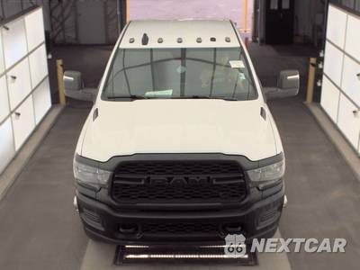 2023 Ram 3500 Cab Chassis Tradesman Crew Cab DRW - zdjęcie 2 z 25 - miniatura