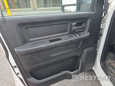 2023 Ram 3500 Cab Chassis Tradesman Crew Cab DRW - zdjęcie 9 z 25 - miniatura