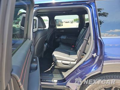 2025 Nissan Armada PRO-4X - zdjęcie 13 z 21 - miniatura