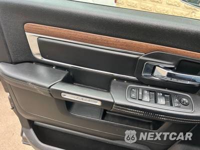 2017 Ram 3500 Laramie Crew Cab Medium Bed - zdjęcie 28 z 34 - miniatura