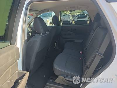 2025 Nissan Pathfinder SV - zdjęcie 16 z 22 - miniatura