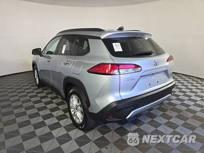 2024 Toyota Corolla Cross LE - zdjęcie 6 z 17 - miniatura