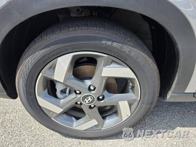 2025 Hyundai Venue SEL - zdjęcie 10 z 32 - miniatura