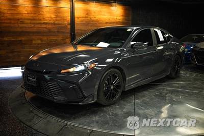 2025 Toyota Camry SE - zdjęcie 2 z 29 - miniatura