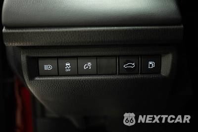 2025 Toyota Camry XSE - zdjęcie 29 z 31 - miniatura
