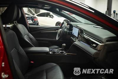 2025 Toyota Camry XSE - zdjęcie 13 z 31 - miniatura