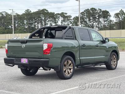 2024 Nissan TITAN SV Crew Cab Short Bed - zdjęcie 5 z 16 - miniatura