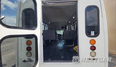 2015 Ford Super Duty E-350 Cutaway DRW - zdjęcie 13 z 20 - miniatura