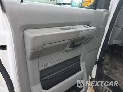 2010 Ford Super Duty E-450 Cutaway DRW - zdjęcie 12 z 16 - miniatura