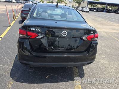2021 Nissan Versa SV - zdjęcie 5 z 18 - miniatura