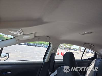 2021 Nissan Versa SV - zdjęcie 17 z 18 - miniatura