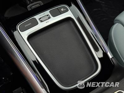 2025 Mercedes-Benz AMG GLA 35 4MATIC - zdjęcie 32 z 48 - miniatura