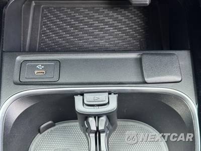 2025 Mercedes-Benz AMG GLA 35 4MATIC - zdjęcie 32 z 48 - miniatura