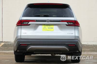 2024 Toyota Grand Highlander Limited - zdjęcie 9 z 48 - miniatura