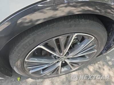 2025 Toyota Prius Plug-In Hybrid XSE - zdjęcie 11 z 21 - miniatura