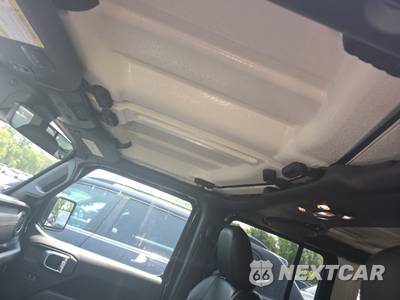 2022 Jeep Wrangler Unlimited Sahara High Altitude Edition - zdjęcie 17 z 20 - miniatura