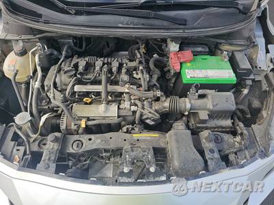 2020 Nissan Versa SR - zdjęcie 15 z 26 - miniatura