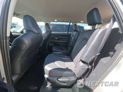 2025 Toyota Grand Highlander XLE - zdjęcie 13 z 22 - miniatura