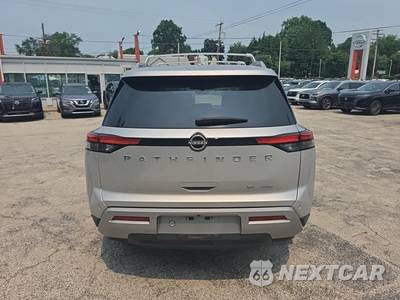 2023 Nissan Pathfinder SL - zdjęcie 6 z 30 - miniatura