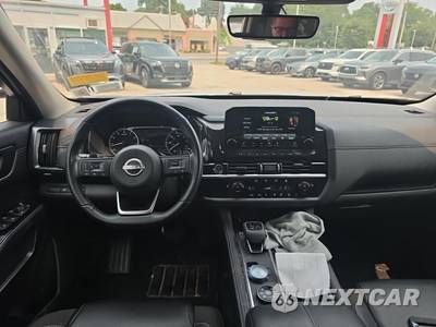 2023 Nissan Pathfinder SL - zdjęcie 12 z 30 - miniatura